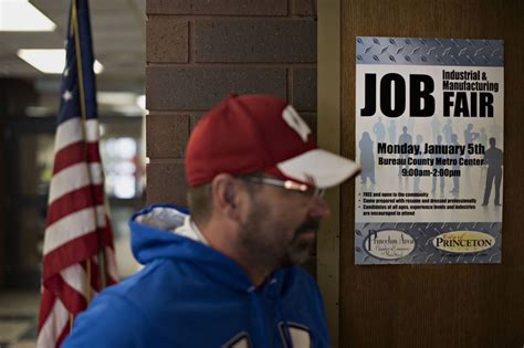Jobless Claims Fall By 20000 In March 28 Week Wsj