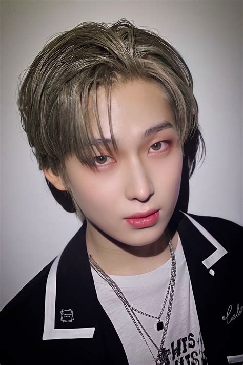 Exo Art, Korean K Pop, Kim Sun, Dream Boy, Kpop Guys, Aesthetic Videos