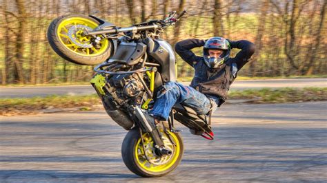 Elite street riders is a stunt riding motorcycle club that is out of houston texas. Motorcycle Stunt Rider | Yamaha MT07 MOTO CAGE ...
