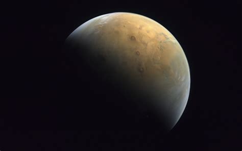Uaes Hope Probe Sends Back First Image Of Mars The Times Of Israel