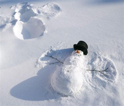 Snowman Making A Snow Angel Winter Szenen Winter Time Winter