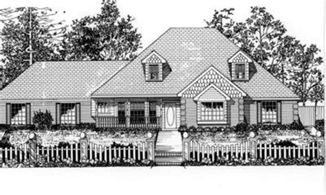 Traditional Style House Plan 3 Beds 25 Baths 2215 Sqft Plan 62 109
