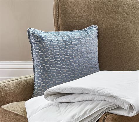 A wide variety of buy hotel pillows options are available to you, such as airplane, hotel, and christmas. Buy Luxury Hotel Bedding from JW Marriott Hotels - Velvet ...