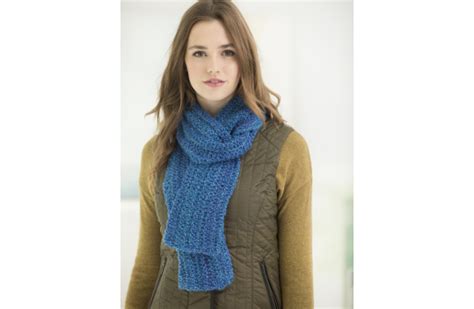 Lion Brand Homespun Simple Crochet Scarf | Crochet scarf, Crochet poncho patterns, Crochet