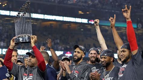 Alex Cora Wants The Whole Red Sox Team To Come Celebrate The World