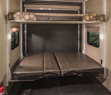 Подъемная кровать в автодоме 86 фото