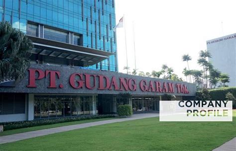 Pt gudang garam tbk adalah perusahaan / pabrik yang bergerak dalam bidang produksi rokok dengan brand gudang garam berbagai variant. PT Gudang Garam Indonesia At a Glance | Temporaktif