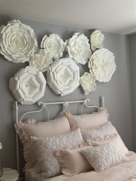 Se você ainda está buscando modelos de papel de parede adesivo para quarto, precisa conhecer as opções da papel decor. Decorando con flores de papel - ManualidadesManualidades