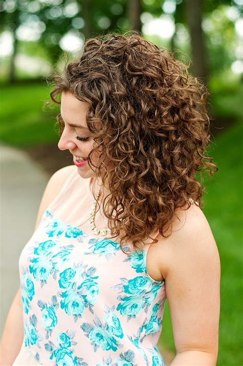 24 Cute Hairstyles For Curly Hair White Girl