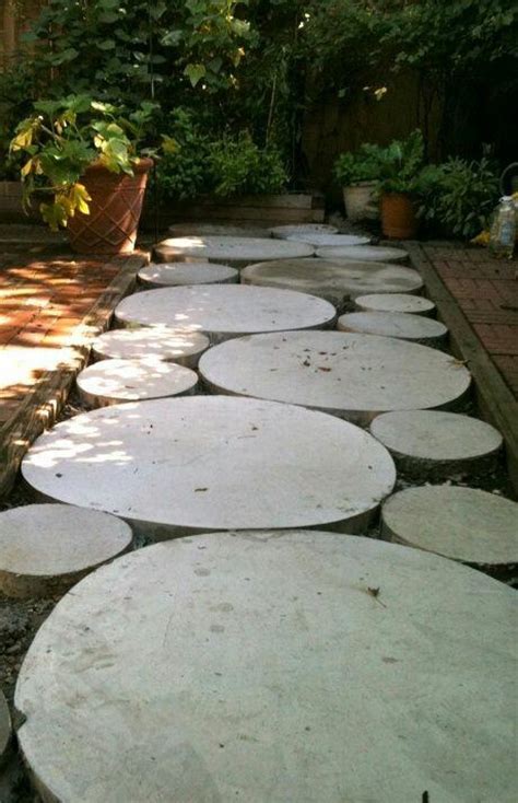 24 Inch Round Concrete Stepping Stones Mutual Materials 16 In X 16 In
