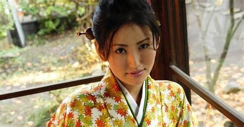 hot babes hot pics takako kitahara beatutiful sexy hot japanese kimono dress photshots