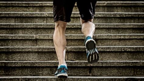 Zehn übungen für dein beintraining zuhause, mit bildern und videos für anfänger und fortgeschrittene! Beintraining für Zuhause ohne Geräte (Frauen & Männer)