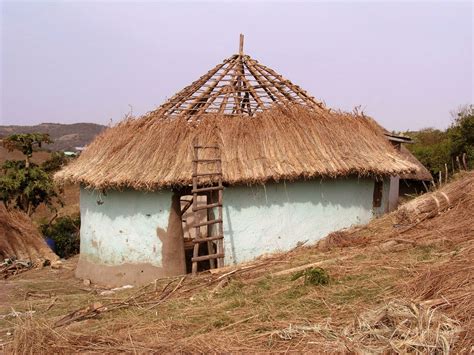 South Africa Rondavel Round Hut Getting Its Traditional Thatch Roof