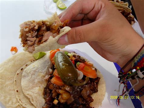 Remove from pan and place on cutting board. Tacos de Carnitas, los originales, de Quiroga Michoacan 08 ...
