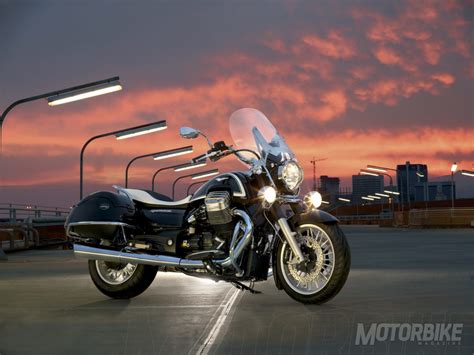 Prove | con le california 1400 custom e touring sulle strade californiane, quelle che l'hanno ispirata. Moto Guzzi California 1400 Touring 2019 - Precio, fotos ...
