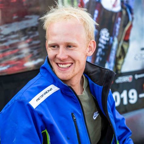 Tv journalist, 40 years old, replaced veteran tony jones in a popular discussion program in late 2019 after abandoning his position as, sunday project host on channel 10. HAMISH MACDONALD REMPORTE LE CHAMPIONNAT D'ENDURO DE ...