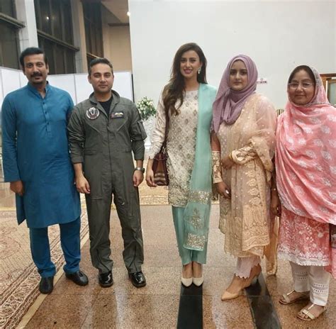 Tv anchor madiha naqvi gets married to mqm's faisal sabzwari. Latest Pictures Of Madeha Naqvi With Her Husband Faisal ...