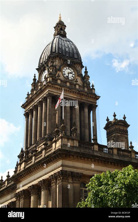Leeds City Hall Town Hall Yorkshire United Kingdom Uk Stock Photo Alamy