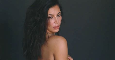 Kim Kardashian Aparece Nua Em V Deo Da Nova Temporada De Seu Reality