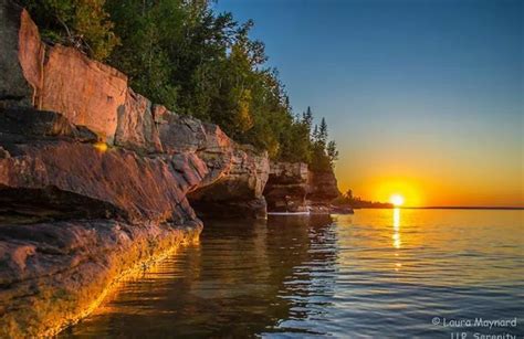Pictured Rocks On Lake Superior In 2020 Sunset Images Sunset