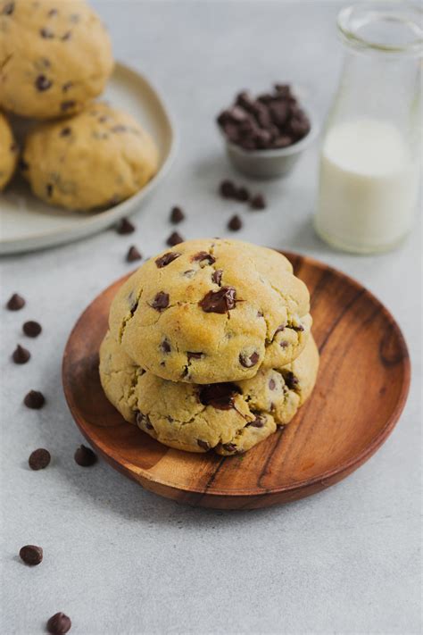 Levain Bakery Style Thick Chocolate Chip Cookies Recipe