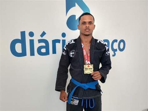 Atleta Do Vila Formosa Celebra Medalha Conquistada No Aberto De Jiu