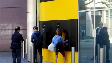 commonwealth bank apologises after it glitch causes major outage the courier mail