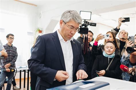 Глава Бурятии вместе с супругой проголосовали на выборах новости
