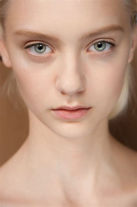 Ljying Nastya Kusakina Pale Makeup Model Face