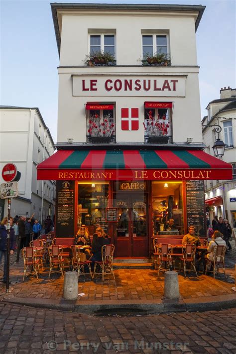 Old Café Le Consulat Parisian Cafe Evening Montmartre 18th