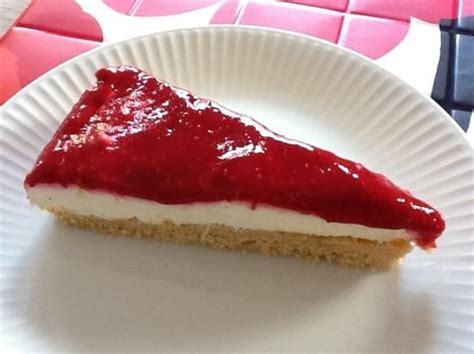 Zur jause, als geburtstagskuchen oder einfach so. Beeren-Frischkäse-Kuchen | Rezept | Frischkäse kuchen ohne ...