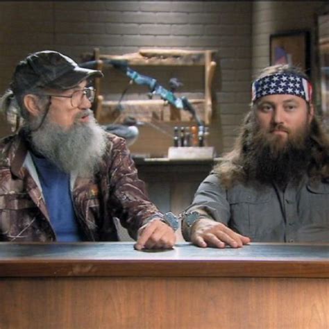 Duck Dynastys Willie And Uncle Si Handcuffed Together Ohmygod Duck