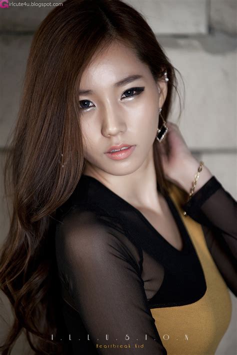 Cute Asian Girl Lee Ji Min Sparkle Black Mini Dress