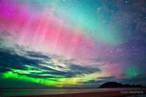 Aurora Borealis Lights Up Michigan Skies