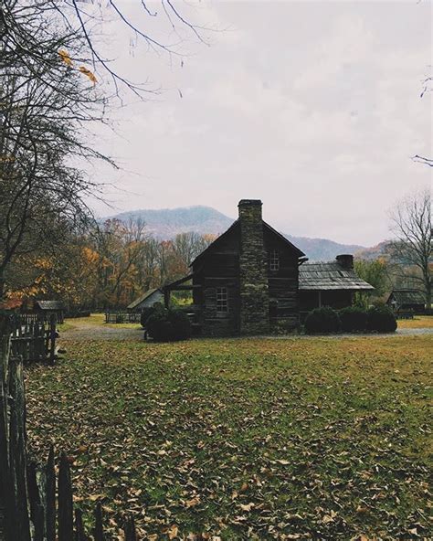 Old Mountain Farm Home In Oconaluftee Visitor Center In Cherokee North