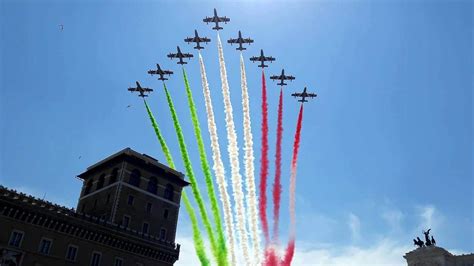 Festa Della Repubblica Italiana La Parata Militare Del 2 Giugno 2017 A