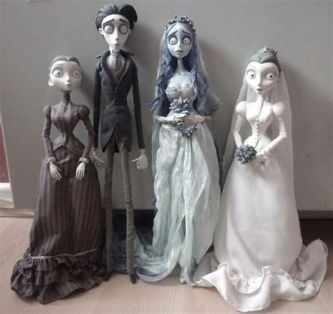 The Corpse Brides Are Standing Next To Each Other In Their Wedding