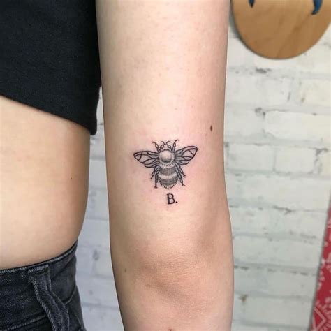Share 81 Bee Drawing Tattoo Best Thtantai2