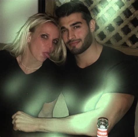 Britney Spears Kissing Boyfriend Sam Asghari While Performing Yoga