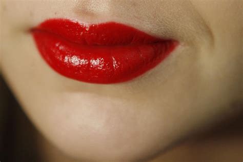 Turkish Airlines Bans Flight Attendants From Wearing Bright Lipstick