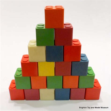 Um Bloco Em Forma De Cubo