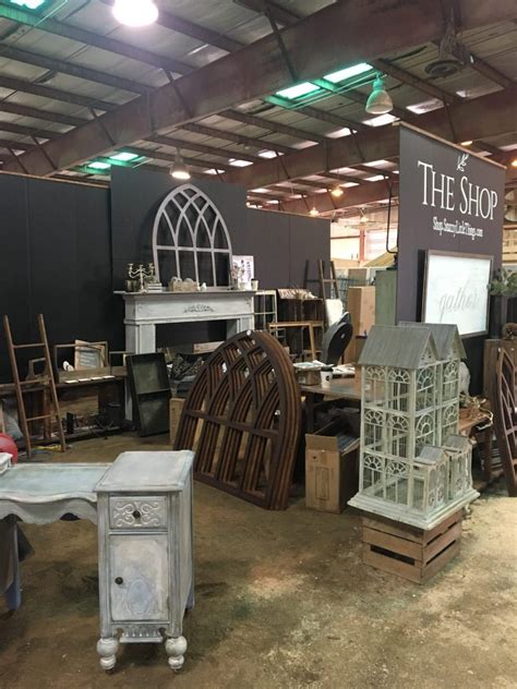Retail Pop Up Booth Design Ideas In 2020 Booth Design Antique Booth