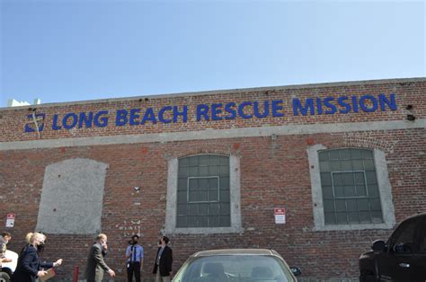 Auhs Visits Long Beach Rescue Mission Auhs News