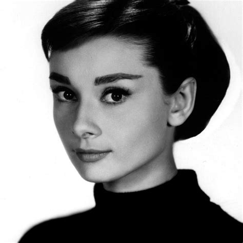 Audrey Hepburn Black And White Hd Wallpaper