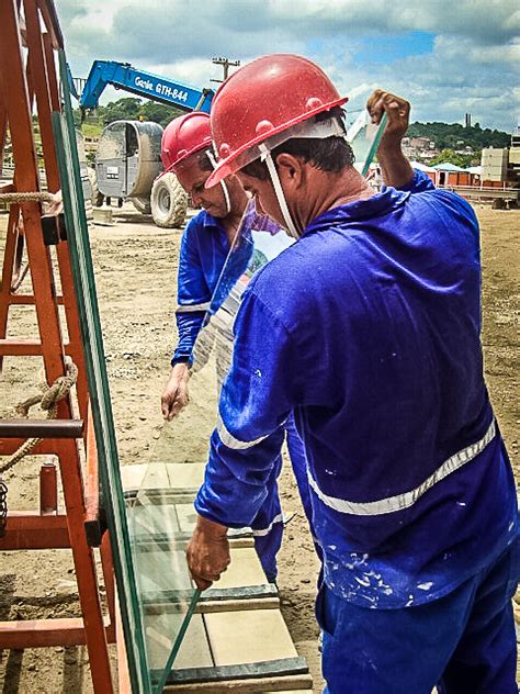 Lista de reserva de #operarios de instalaciones deportivas del @imd_lpgc calificaciones provisionales ejercicios teórico y práctico apertura de sobres identificación personal. Operários do Vidro. | Fotojornalista: Nelson.Filho ...