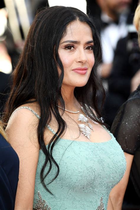 Salma hayek, also credited by her married name salma hayek pinault, is a mexican and american actress, director, producer, and model. Salma Hayek's Glowing Makeup at 2018 Cannes Film Festival ...