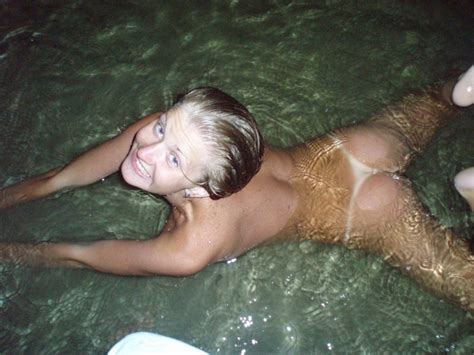 Night Time Skinny Dipping Porn Pic
