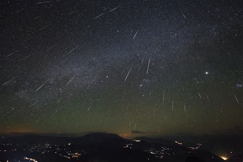 Geminid Meteor Shower 2022 See The Geminids On December 13 The Old