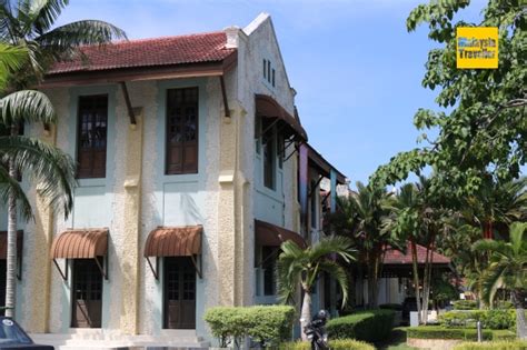 Pendidikan pasal 1 yang berisi bahwa standar nasional pendidikan adalah criteria minimal tentang sistem pendidikan diseluruh wilayah hukum negara kesatuan republik indonesia. UPSI National Education Museum - Muzium Pendidikan Nasional