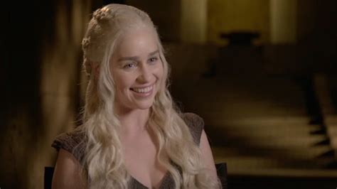 Emilia Clarke Says She D Love Some Lesbian Action With This Got Character